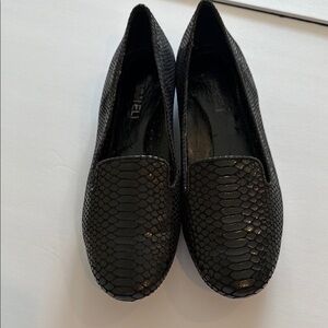 Black Textured Slip-On Women's Flats